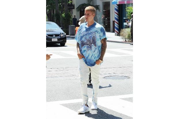 ...man betonen muss, dass Herr West hier nicht der Trendsetter war. Justin Bieber macht's ja schon lange - und der hat es wi...