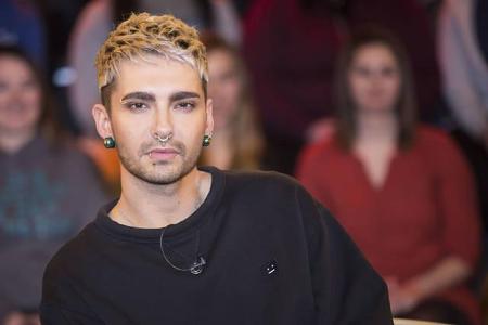...von heute mag die Looks der 90er eben wieder. Styling-Chamäleon Bill Kaulitz läuft mit heller Pracht umher und auch...
