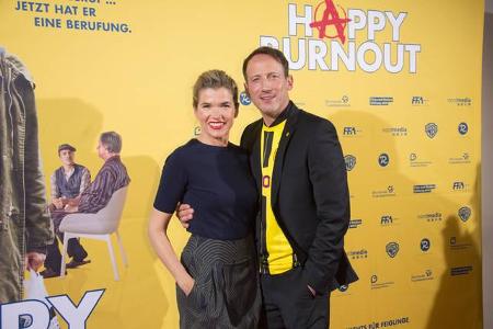 ...der in Detmold Geborene da hingelegt hat. Ausgebrannt ist er dennoch nicht, wie sein neuestes Werk mit dem Titel 'Happy B...