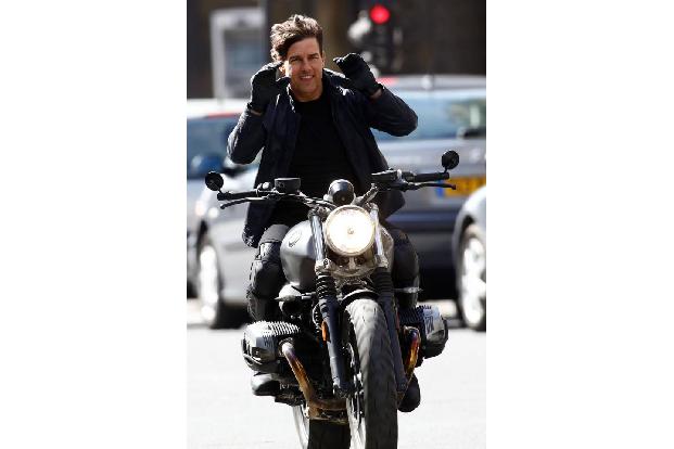...reichlich Spaß zu haben. Ein Mann, sein Mädchen – und ganz viele Maschinen, mit denen sich Tom Cruise mal wieder verlusti...