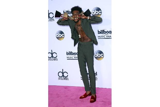 Dieser Rapper heißt zwar Desiigner und hat am Sonntag bei den Billboard Music Awards zwei Preise abgeräumt, doch für sein St... Dieser Rapper heißt zwar Desiigner und hat am Sonntag bei den Billboard Music Awards zwei Preise abgeräumt, doch für sein St...
