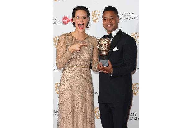 ...am Wochenende für seine Leistung im TV-Hit 'American Crime Story' erhielt. Schauspielerin und Drehbuchautorin Phoebe Wall...
