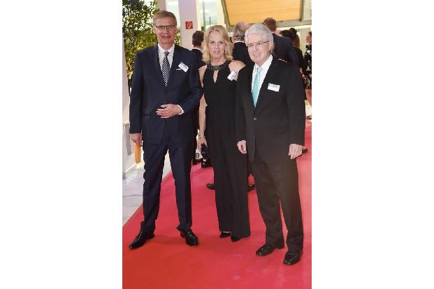 ...wahrscheinlich auch Günther Jauch, Britta und Frank Elstner, die sich die Gelegenheit auf keinen Fall entgehen lassen wol...