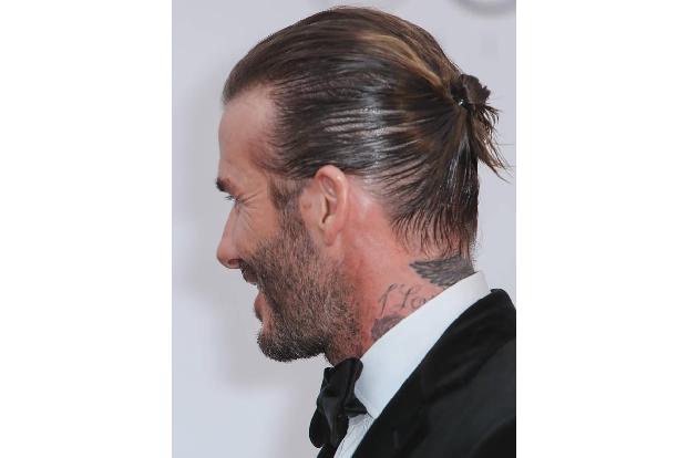...gegelt und geknotet zeigte sich auch Starkicker David Beckham auf dem roten Teppich. Das Frisurenchamäleon hat sich in de...