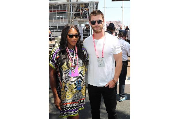 ...ein wenig Haut von Winnie Harlow Chris Hemsworth wahrscheinlich eh nicht interessierte. Der ließ sich lieber mit Serena W...
