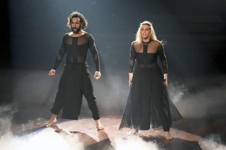 ...einen guten Freund gefunden. Massimo Sinató schwingt zwar mit Curvy-Model Angelina Kirsch die Hüften, doch er und Giovann...
