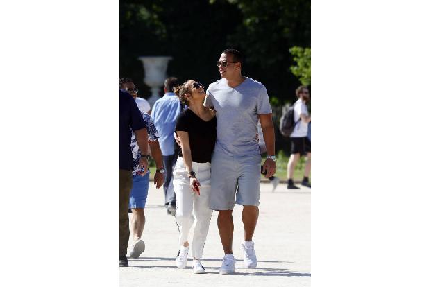 So schön kann Liebe sein - vor allem in Paris. Am Wochenende machten Jennifer Lopez und ihr neuer Beau Alex Rodriguez einen ... So schön kann Liebe sein - vor allem in Paris. Am Wochenende machten Jennifer Lopez und ihr neuer Beau Alex Rodriguez einen ...