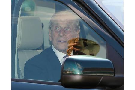 ...sogar Prinz Philip zum Windsor Great Park, ein hoher Besuch, den wir bald nicht mehr erleben dürfen. Denn der Royal geht ...