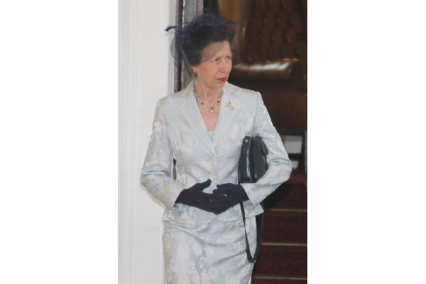 ...Anne wohl gefragt hatten, how much the fish ist? Ob die britischen Royals vielleicht endlich eine Antwort auf H.P. Baxxte...