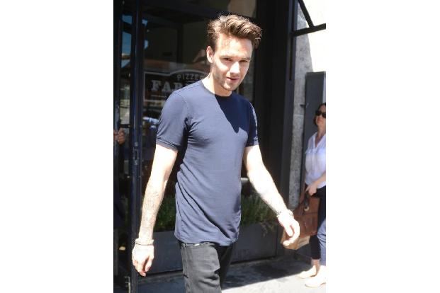 Liam Payne ist in der Stadt. Das dürfte in Mailand schnell die Runde gemacht haben. Denn als der Musiker am Montag sein Hote...
