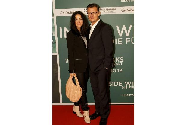 ...jeder Begleiter muss unbedingt prominent sein. Bei der Premiere von 'Inside Wikileaks' war sie mit einem Unbekannten auf ...