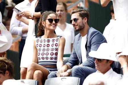 ...voll von Stars. Fußballtorwart Kevin Trapp zeigte sich mal wieder mit seiner Freundin und Victoria’s Secret-Engel Izabel ...