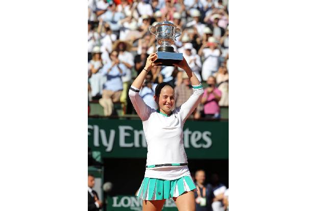 ...das Spiel eigentlich im Vordergrund stehen sollte. Deswegen: Jeļena Ostapenko gewann bei den Damen, Rafael Nadal bei den ...