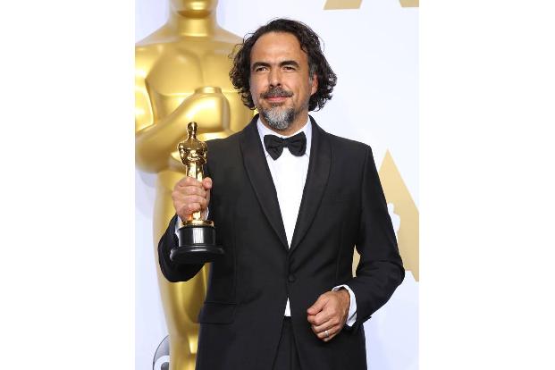 Alejandro González Iñárritu kann sich über einen besonderen Preis freuen. Der Regisseur, der sich bei seiner Arbeit durch ei... Alejandro González Iñárritu kann sich über einen besonderen Preis freuen. Der Regisseur, der sich bei seiner Arbeit durch ei...