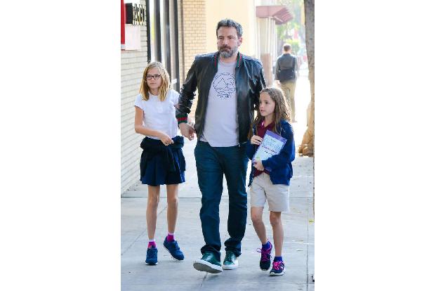 ...Kids wissen in ihrem jungen Alter noch nicht, wie der Hase in Hollywood läuft - für sie ist so ein entspanntes Eisessen n...