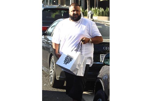 ...Produzenten-Schwergewicht DJ Khaled muss es zuhause extrem gut duften - immerhin scheint er ein Fan der Kerzenmarke Dipty...