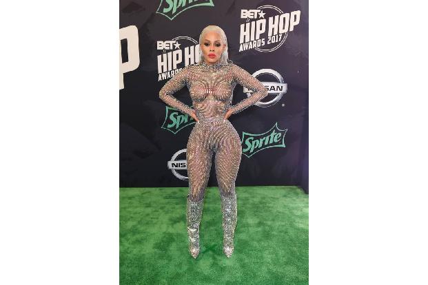 ...weniger an hatte Keyshia Ka'oir - dafür bekam man aber mehr zu sehen. Die Verlobte von Rap-Star Gucci Mane zog in einer A...