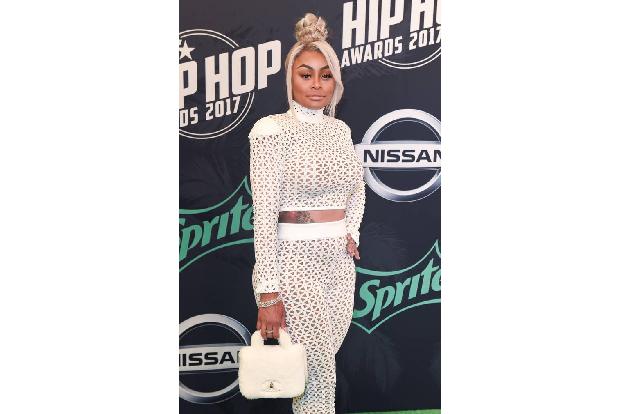 ...wirkte Blac Chyna in ihrem weißen Outfit nahezu züchtig - oder war man vor lauter nackten Tatsachen an dem Abend fast sch...