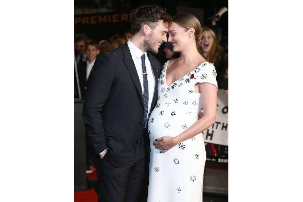 ...im November 2015 zeigte sie auch erstmals ihren Babybauch. Die große Liebe zu ihrem Sam konnte man ebenfalls dort sehen. ...