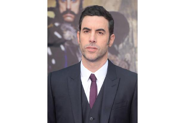 ...hätte 'Borat'-Star Sacha Baron Cohen diese Musiklegende verkörpern sollen, doch der überwarf sich mit Queen-Gitarrist Bri...