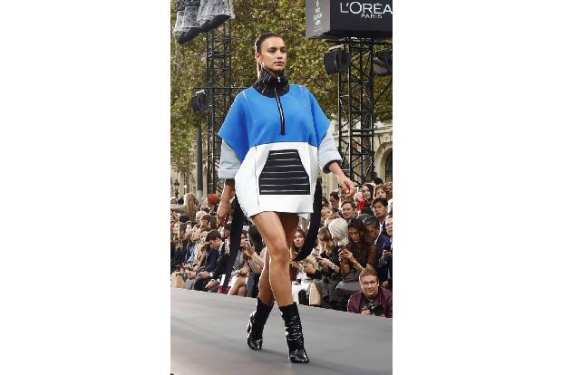 ...Topmodel Irina Shayk zeigte dabei ihren perfekten After-Baby-Body - wenn auch nur die schlanken Beine. Doch man konnte er...