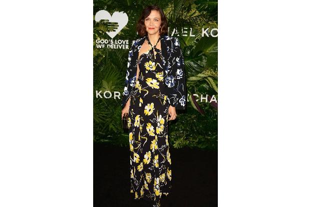 ...Hollywoodstars wie Maggie Gyllenhaal zu Gast. Tja, und welcher Designer könnte bloß für das Outfit der Schauspielerin ode...