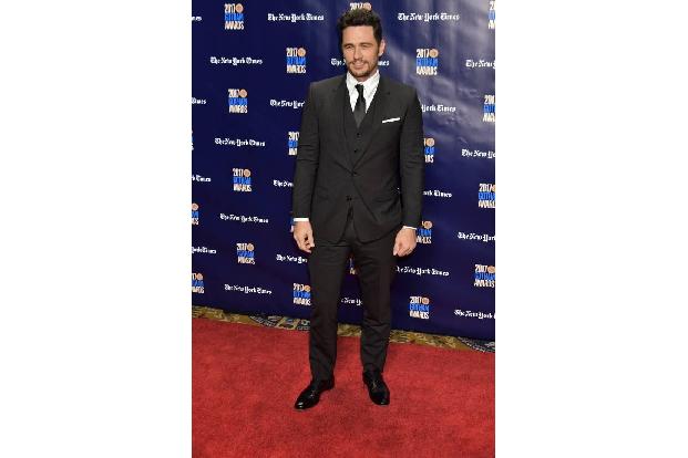 ...James Franco, der nicht nur gewohnt smart daherkam, sondern auch für seinen Film 'The Disaster Artist' den Preis als best...