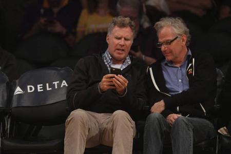 ...kann das allerdings nicht hinter dem Ofen beziehungsweise dem Smartphone hervorlocken. Will Ferrell hat mit seinem Kumpel...