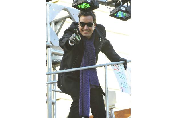 ...dürfte wohl eher Talker Jimmy Fallon mit seiner guten Laune für Stimmung gesorgt haben. Doch es wäre nicht die Parade von...