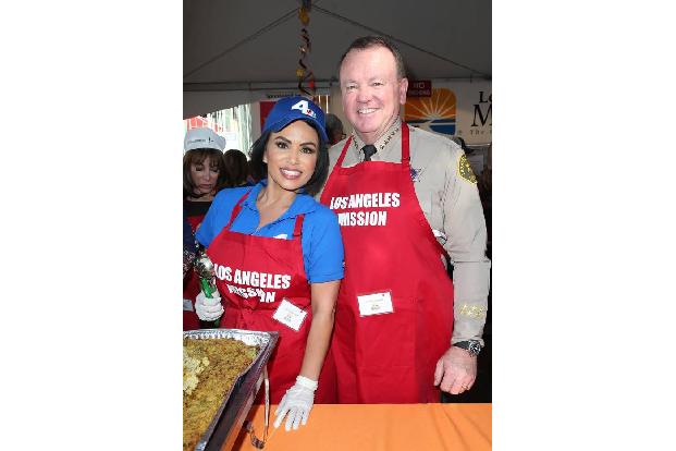 ...Alysha Del Valle, Staureporterin von Los Angeles, sowie Sheriff Jim McDonnell. Ob die wohl dafür sorgten, dass es rund um...
