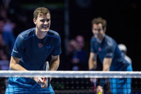 ...Andys Bruder Jamie war mit von der Partie. Das Geschwisterpaar stellte sich den Tennislegenden Tim Henman und Mansour Bah...