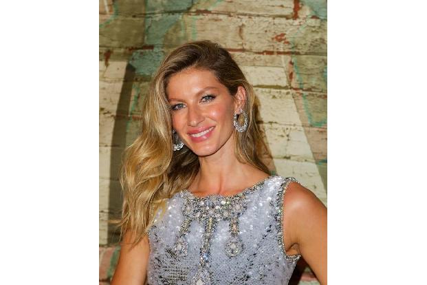 ...Supermodel Gisele Bündchen gedatet haben. Geschmack hat Chris Evans ja, auch wenn der eindeutig nicht einheitlich ist.