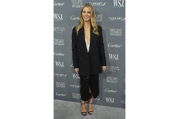 ...kam Gwyneth Paltrow daher. Die Schauspielerin wählte ebenfalls einen modischen Anzug - nur mit etwas mehr Dekolleté. Hoch...