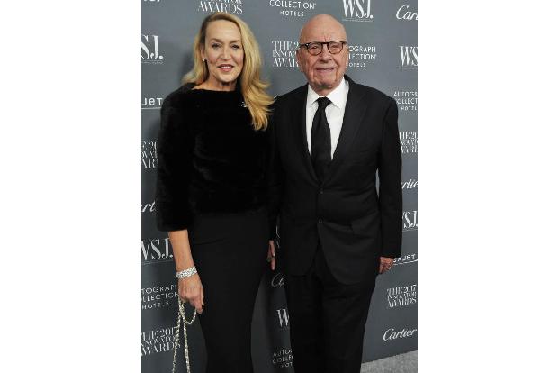 ...hatte Jerry Hall. Das Model kam mit ihrem deutlich älteren Unternehmer-Ehemann Rupert Murdoch. Allein auf weiter Flur...