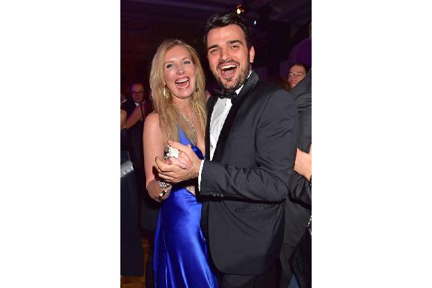 ...Designerin Jette Joop lieber mit Journalist Tobias Render das Tanzbein schwang. Doch der Bundespresseball spülte natürlic...