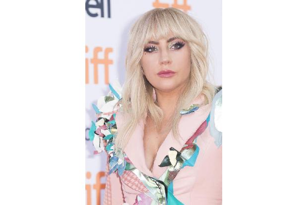...Popwelt. Lady Gaga etwa trauerte auf Instagram mit vielen Worten, einige davon lauteten: 