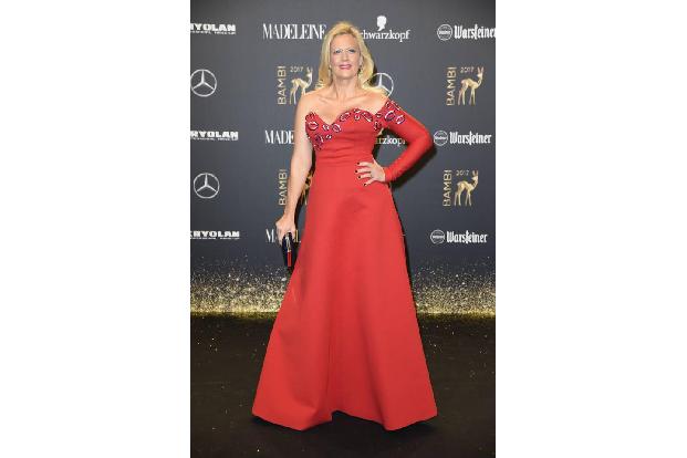 ...dufte an so einem Abend eine Barbara Schöneberger sowieso nicht. Hat sie auch nicht. Da stellt sich die Frage: Gab es eig...