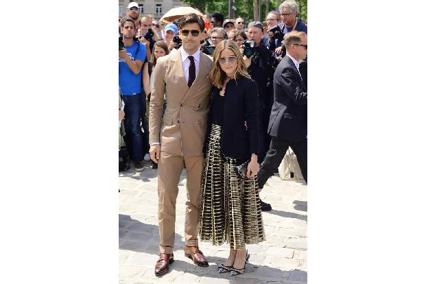 ...hatten sich wohl zwei gefunden, denn auch Olivia Palermo war an diesem modischen Montag ein Fan von langen Röcken - und s...