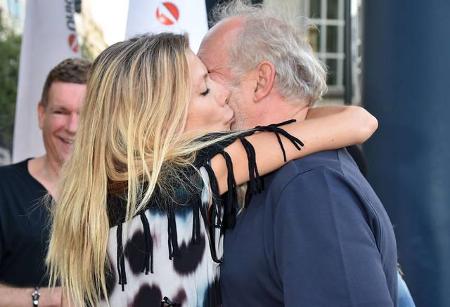 ...war Axel Milberg mit einer anderen Blondine beschäftigt: Schauspielkollegin Ursula Karven wollte ebenfalls gebührend begr...