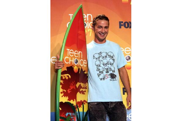 ...2000er Jahre avancierte Shia zum Sonnyboy und Teenieschwarm, das schwarze Schaf Hollywoods war damals nur auf seinem T-Sh...