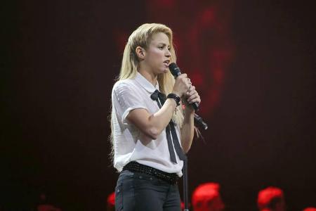 ...Shakira singen zu hören, ist wahrscheinlich noch ein Ansporn mehr. Friedlich wurde gesungen und getanzt, während vor der ...