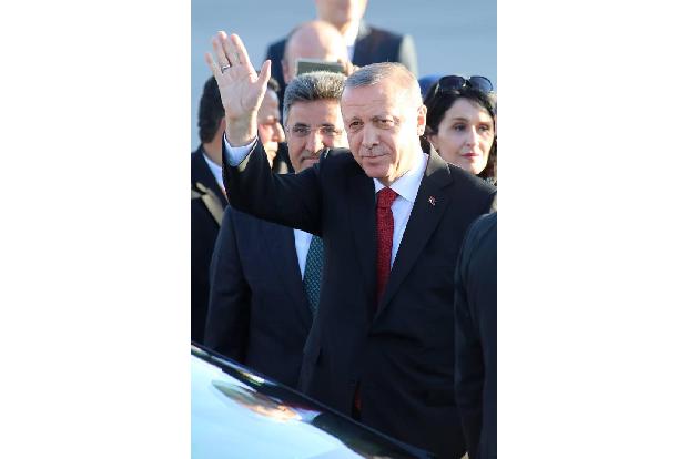 ...Nazivergleiche von türkischer Seite, doch ist Angela Merkel trotzdem bereit, mit dem türkischen Präsidenten in einen Dial...