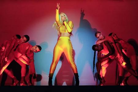 Iggy Azalea ist einen Zickenkrieg ärmer. Wie die Rapperin in den sozialen Medien verkündete, will sie eine Kollaboration ein... Iggy Azalea ist einen Zickenkrieg ärmer. Wie die Rapperin in den sozialen Medien verkündete, will sie eine Kollaboration ein...