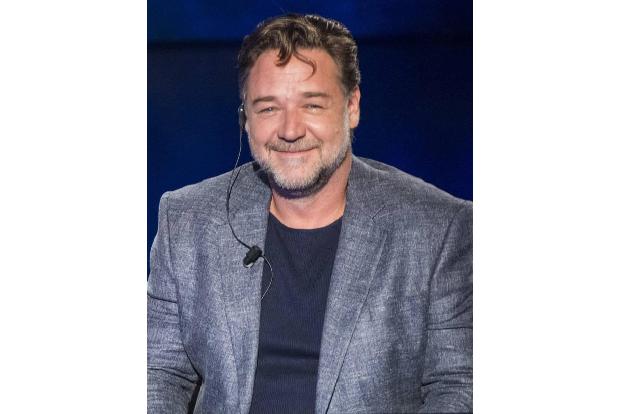 ...gab es noch die verrückte Geschichte mit Russell Crowe: Der Schauspieler habe sie angeblich im Würgegriff gehabt und mit ...