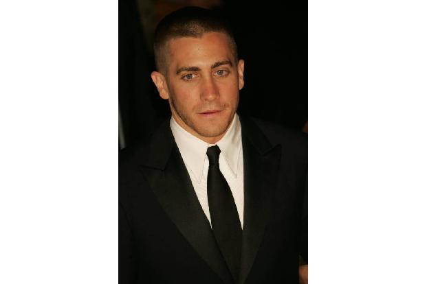 ...Frauenschwärmen werden auf einmal harte, kantige Kerle - wie auch Jake Gyllenhaal, der für das Kriegsdrama 'Jarhead' zum ...