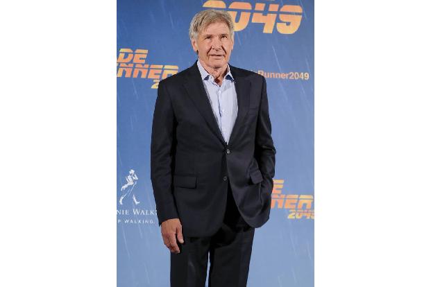 ...er den 'Indiana Jones' gab, war Harrison Ford Zimmermann und arbeitete als Bühnenarbeiter für The Doors, baute ein Atelie...