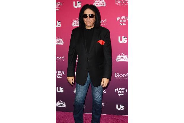 ...er als Leadsänger von KISS berühmt wurde, lieferte Gene Simmons im Alter von 13 Jahren Zeitungen in Jackson Heights, Quee...