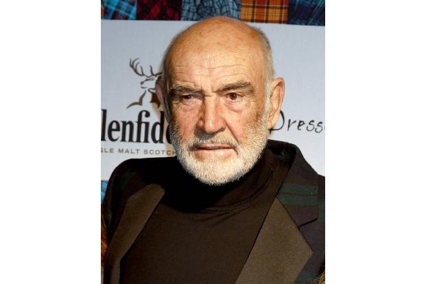 ...Sir Sean Connery hatte einmal klein angefangen und musste eine Vielzahl von Gelegenheitsjobs annehmen. Nach seiner dreijä...