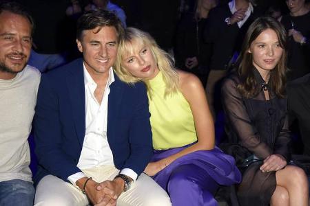 ...Karolína Kurková und ihr Mann Archie Drury, den das Model nach Berlin mitbrachte, so einen Buggy nutzten. Ihr gemeinsamer...