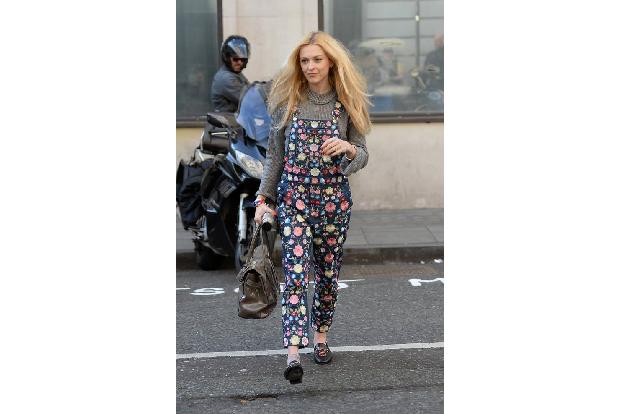 ...Fearne Cotton - als Moderatorin von Kindersendungen finden ihre Zuschauer diese Latzhose sicherlich ganz toll. Doch auch ...
